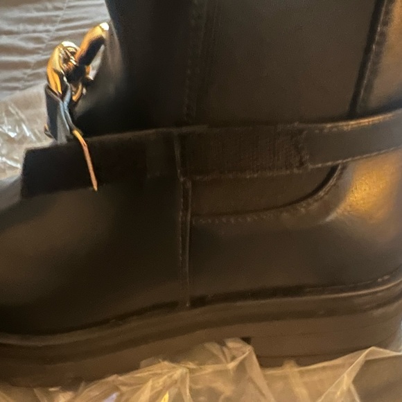 Women’s Chelsea style gold chain boots - Picture 10 of 10